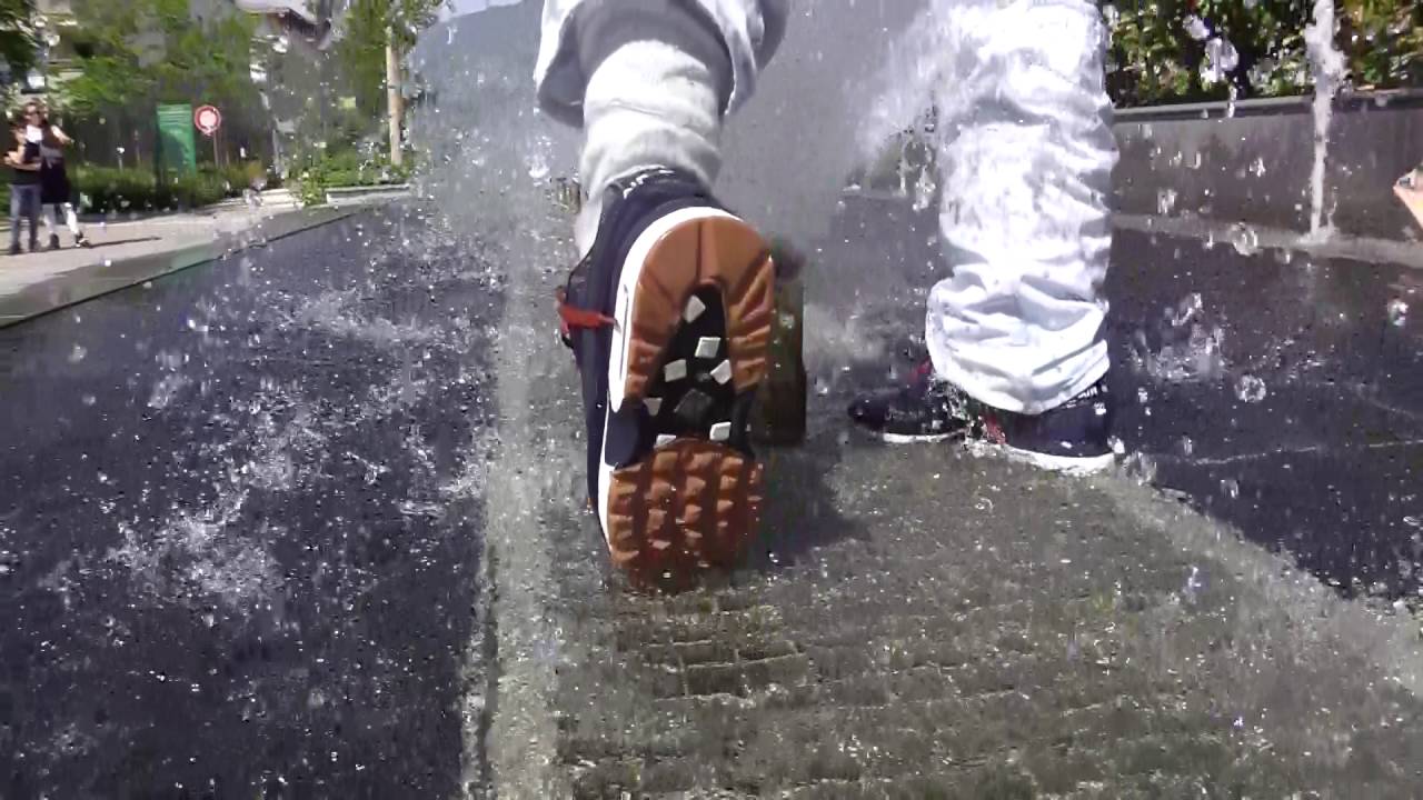 NIKE AIR MAX BW dans la fontaine en public pour WETMAX