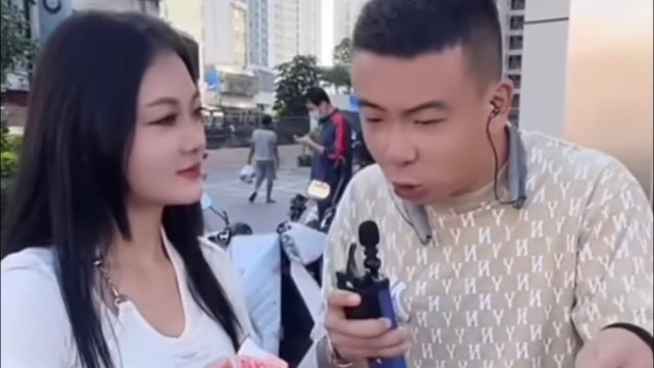 元帅户外搞笑与美女互动