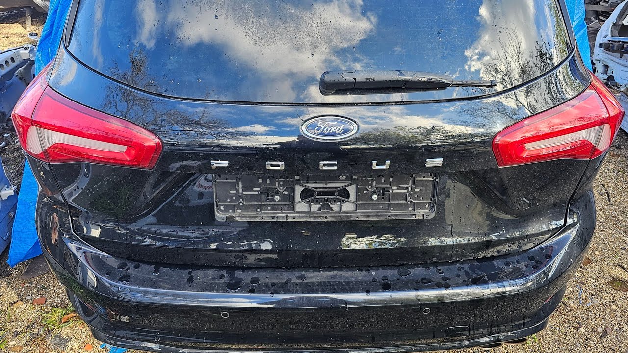 How to Remove/Replace Tailgate Ford Focus MK4 Station Wagon Back Hood Bonet