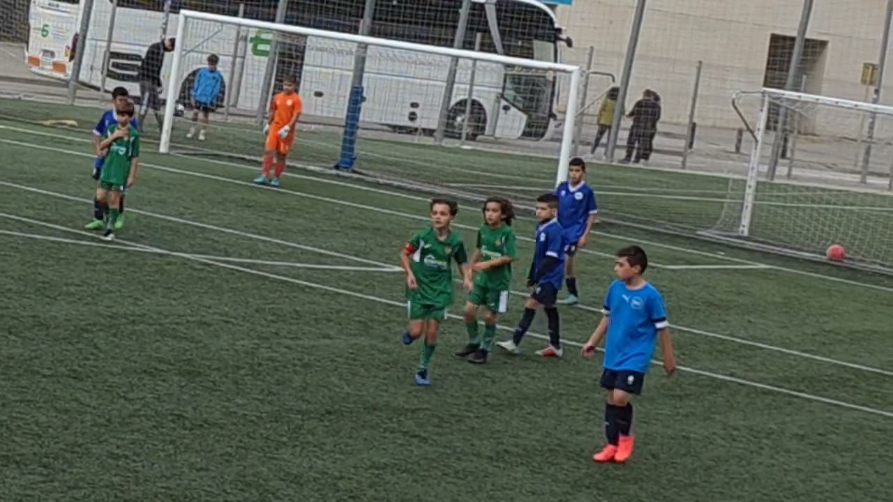 Uec vs Marc Bartra
