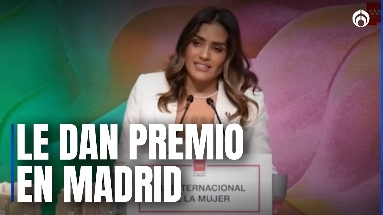 Alessandra Rojo de la Vega recibe reconocimiento ‘8 de marzo’ en Madrid