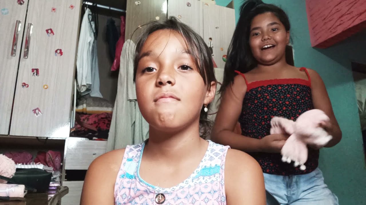 maquiando minha amiga Mariana **