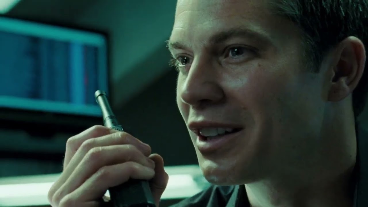 Die Hard 4 John infiltrates the Woodlawn facility & talks with gabe scene