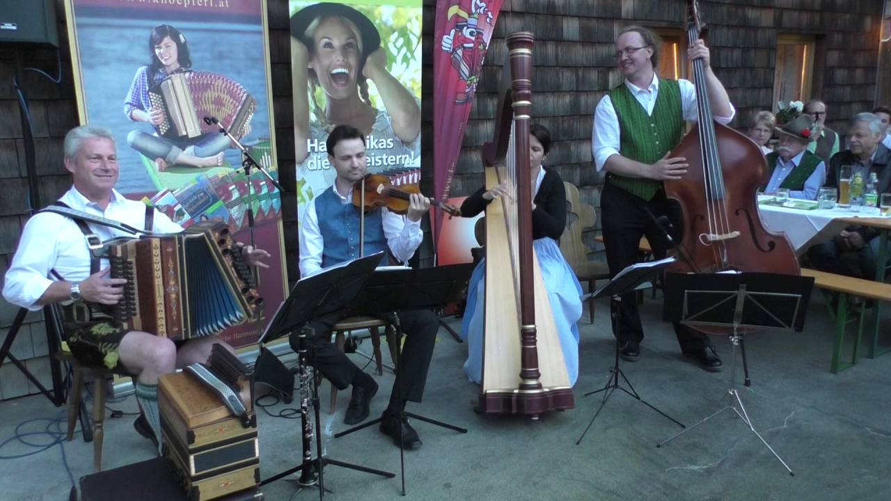 Hermann Huber mit seinen Salonboarischen - 5. Kn&ouml;pferl-Harmonika-Treffen 2016