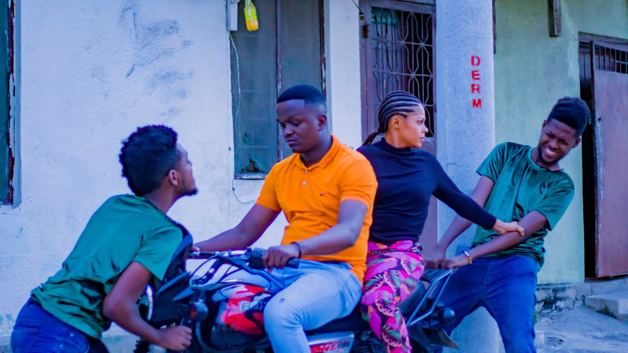 SIRI YA WADADA  NA BODABODA YA FICHUKA  #TWINSNATIONTZ MAPACHA #ASMACOMEDY #MAPACHA #twins