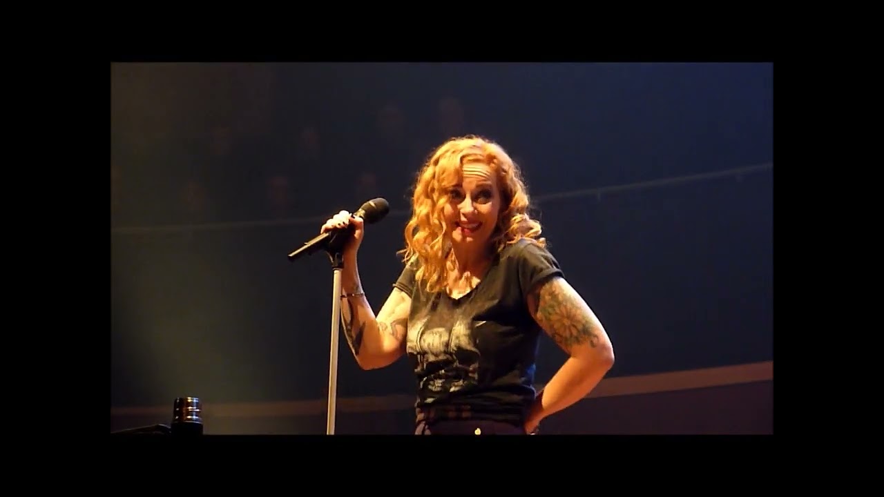 Anneke van Giersbergen - War Pigs (Heavy Strings live @ TivoliVredenburg Utrecht 17.01.2024) 5/6