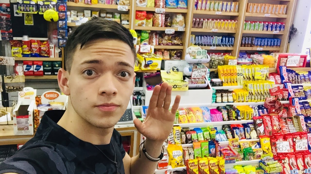 Así es trabajar en un KIOSCO lleno de DULCES...