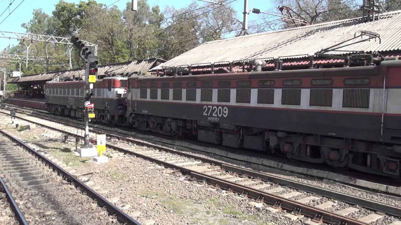 Superb Starting Sounds Of Pantograph Raising 10,700Hp WAG-7 Locomotives at Lonavala station, India
