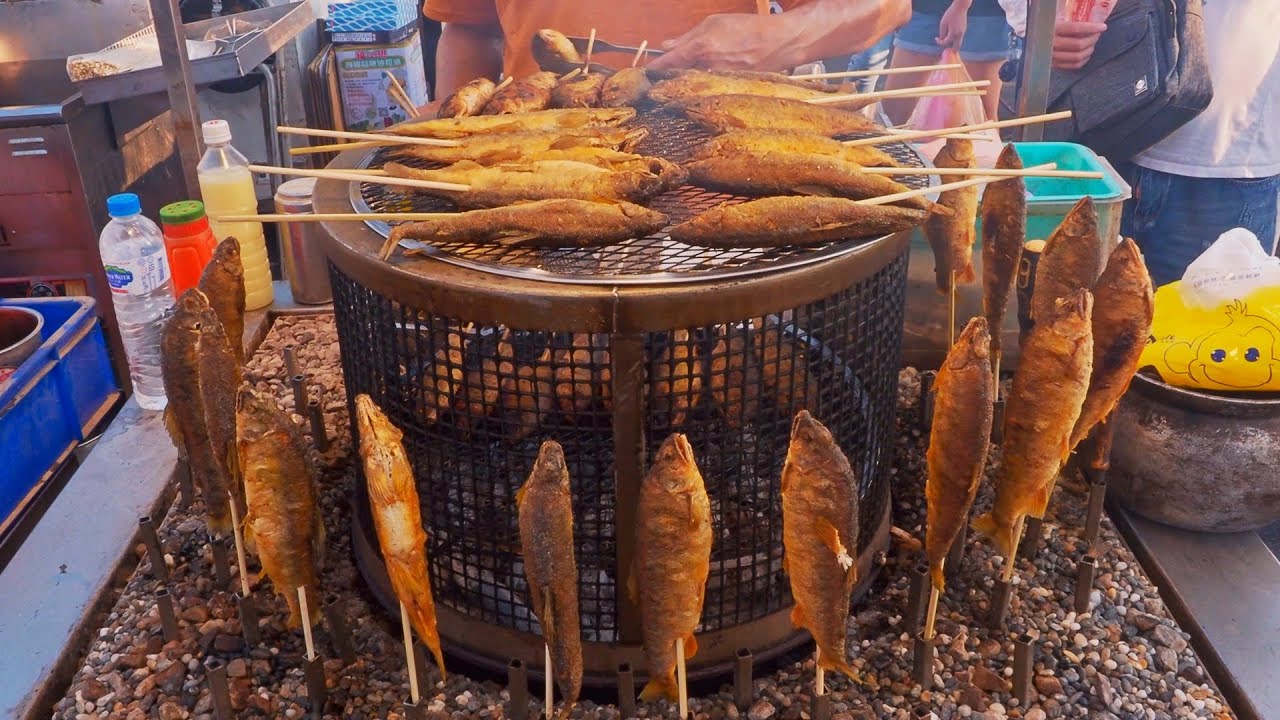 Удивительная еда! Улов сладкой рыбы и рыба на гриле на ночном рынке