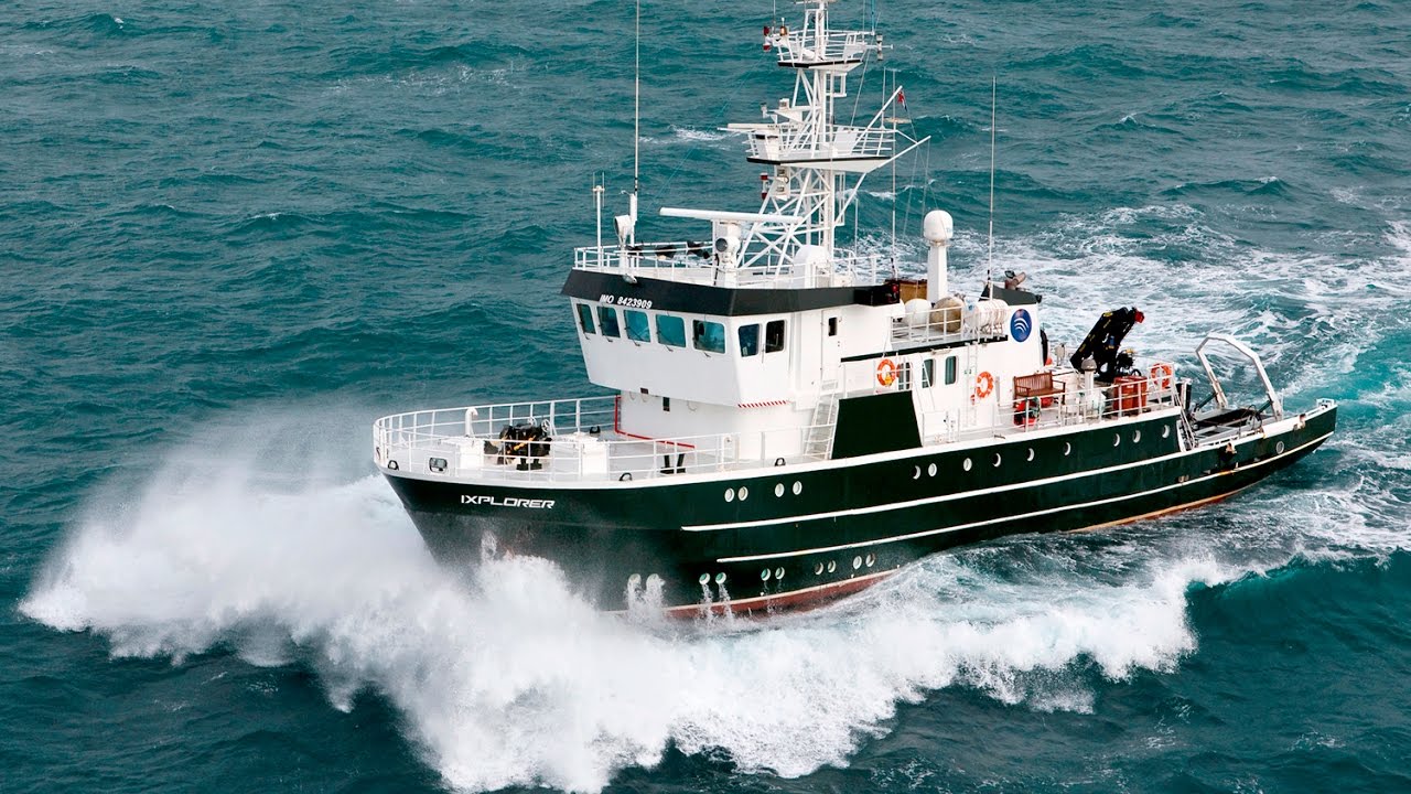 Shipsforsale Sweden, Hydrographic survey / Rescue vessel Ixplorer/Kinfish starting up main engine.