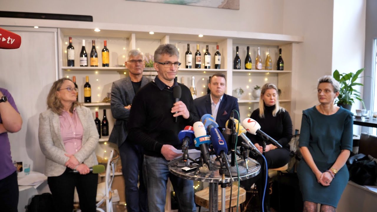 Tiskov&aacute; konference  - Očkov&aacute;n&iacute; mus&iacute; zůstat skutečně dobrovoln&eacute;
