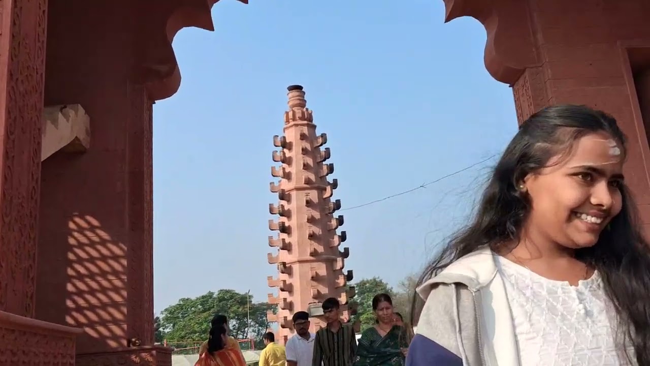 15 Feb 2026 महाशिवरात्र उत्सव यशवंतनगर महिला भगिनी पुरुष  देवदर्शनाला येत असताना अटल 25 न्यूज अकलूज 