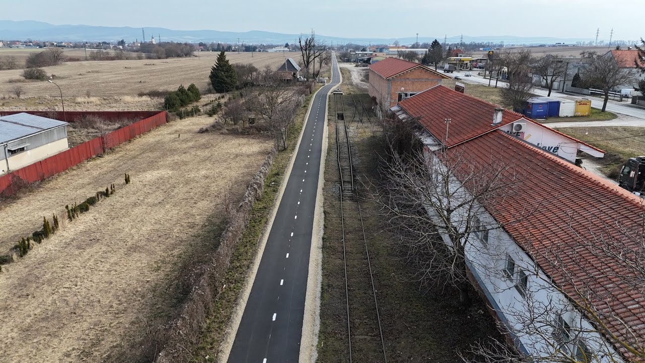 Cyklotrasa Vrbové - Piešťany. Pohľad z dronu (časť 2/2). 4K/60fps. Február 2025