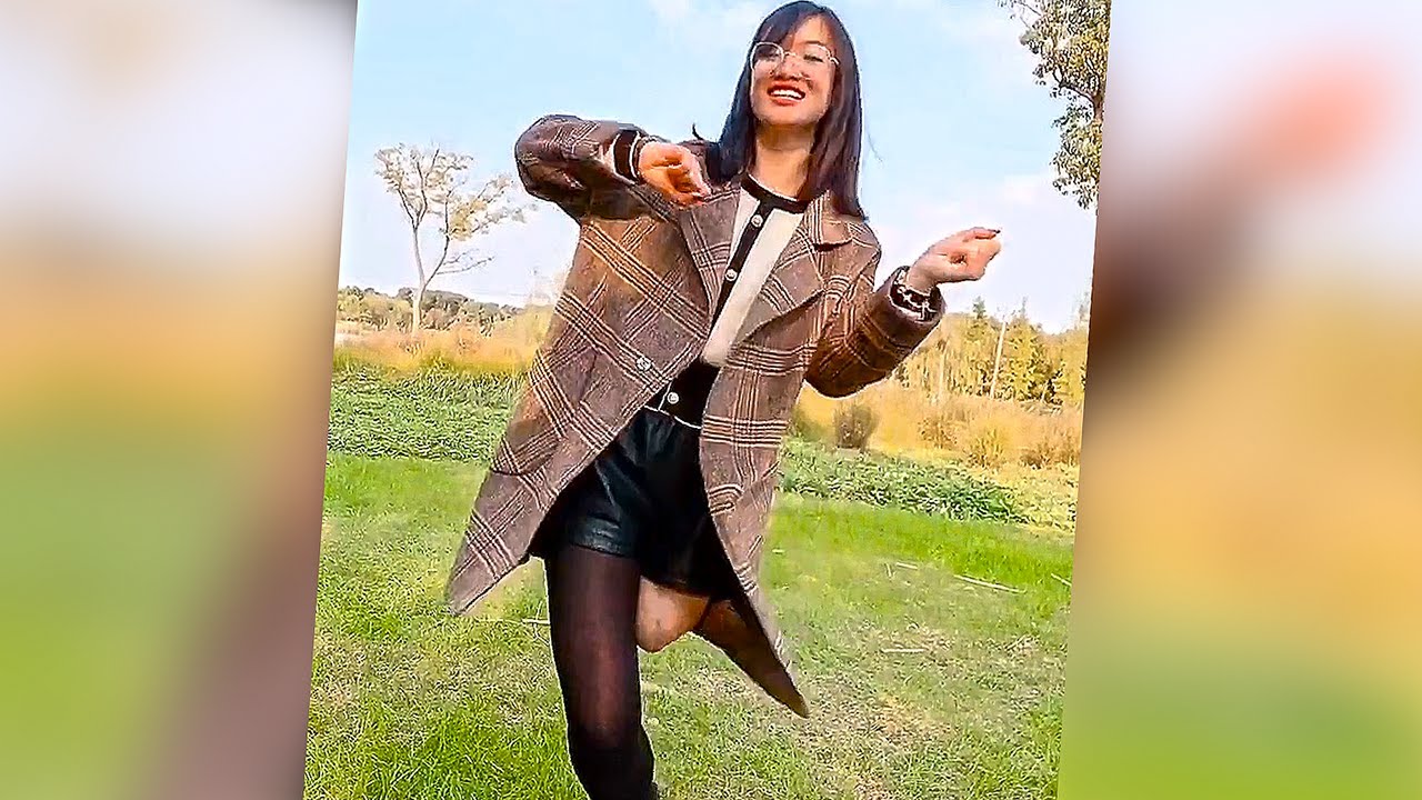 Милая девушка-ампуташка танцует #11