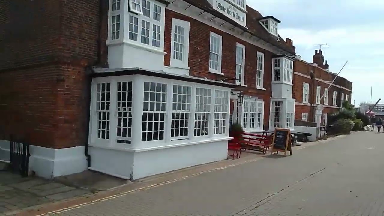 Burnham on Crouch - Sea Walls and Seals@3odaatcounselling@yahoo.com August 2025