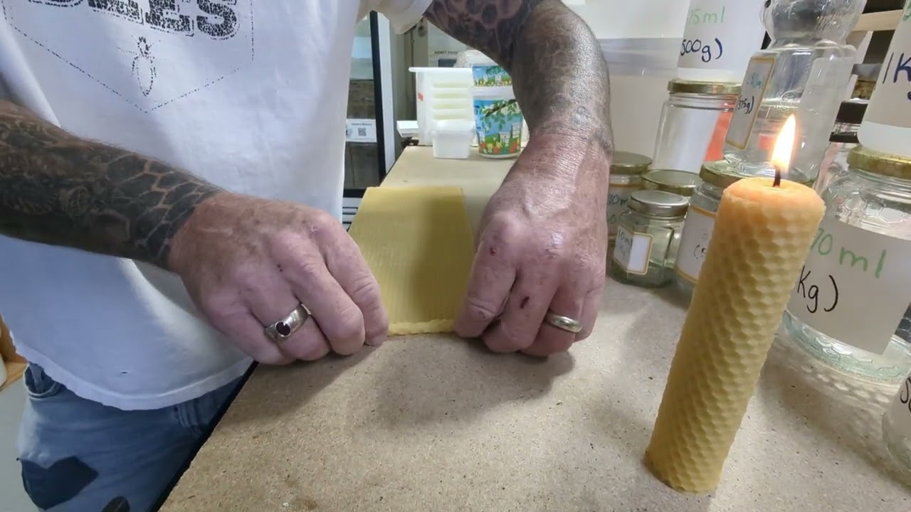 How to make a rolled Beeswax Candle