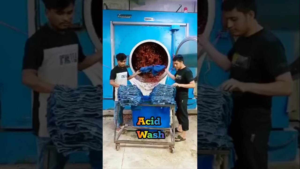 Acid Wash of Jeans Pant in Garments 