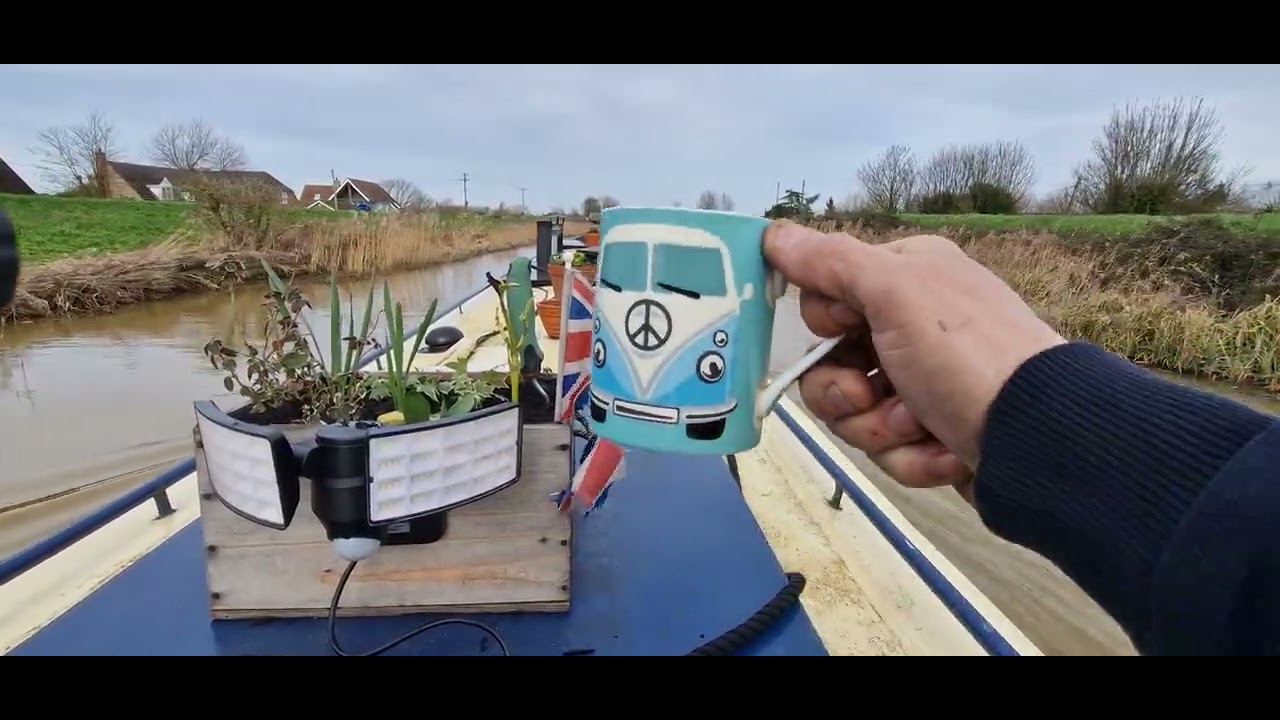 Morning up the river We go ⚓️🇬🇧👍🦢