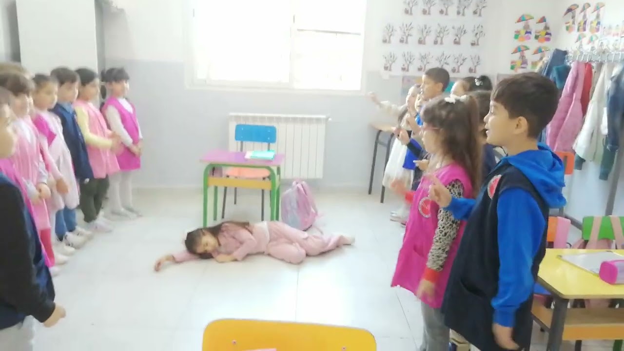 مسرحية يوم العلم
