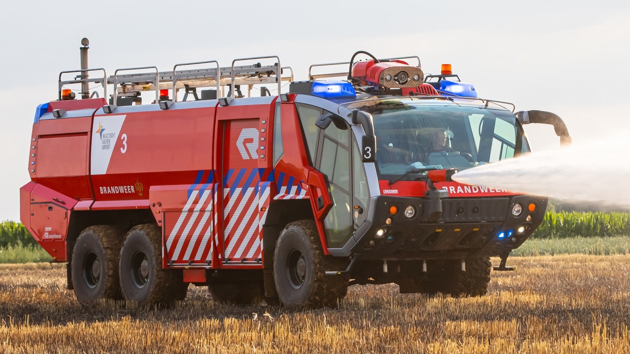 𝗖𝗥𝗔𝗦𝗛𝗧𝗘𝗡𝗗𝗘𝗥 𝗕𝗟𝗨𝗦𝗧 𝗔𝗞𝗞𝗘𝗥𝗕𝗥𝗔𝗡𝗗 🔥 | Brandweer MAA ingezet voor grote akkerbrand Vliegveldweg Moorveld
