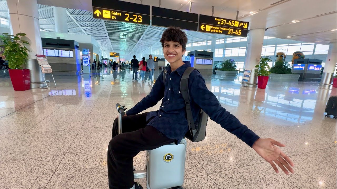 Airport Pe Scooter Chala Diya 🤣