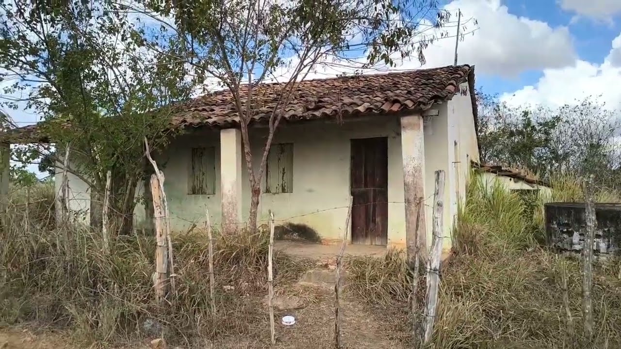 Uma onda de Assaltos, fizeram os moradores deixarem está casa. 