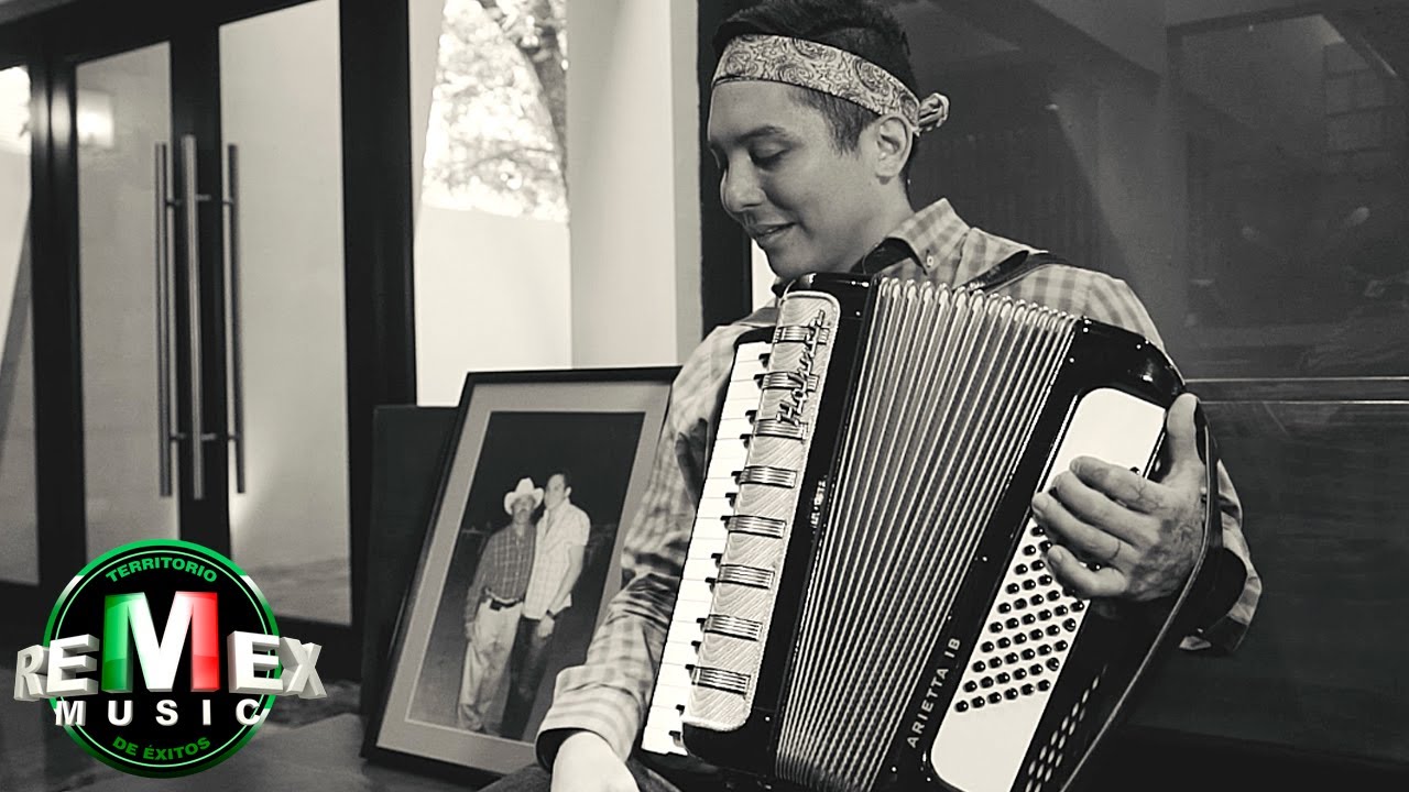 Edwin Luna y La Trakalosa de Monterrey - Préstame a mi padre (Video Oficial)