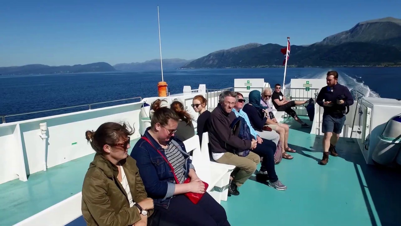 Fjordcruise til Rosendal - opplev Baroniet og Folgefonnsenteret