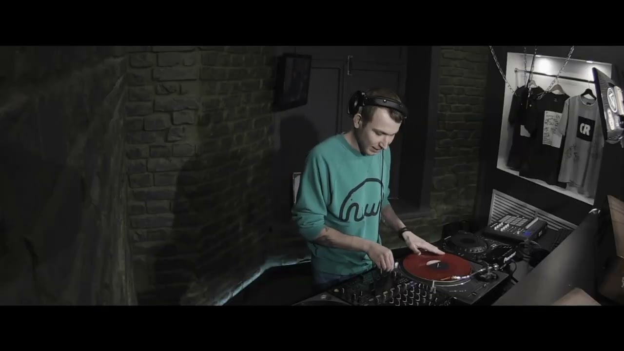 Drum and bass vinyl mix  Breakpoint @ 11th radio 2020 Dj Neutron