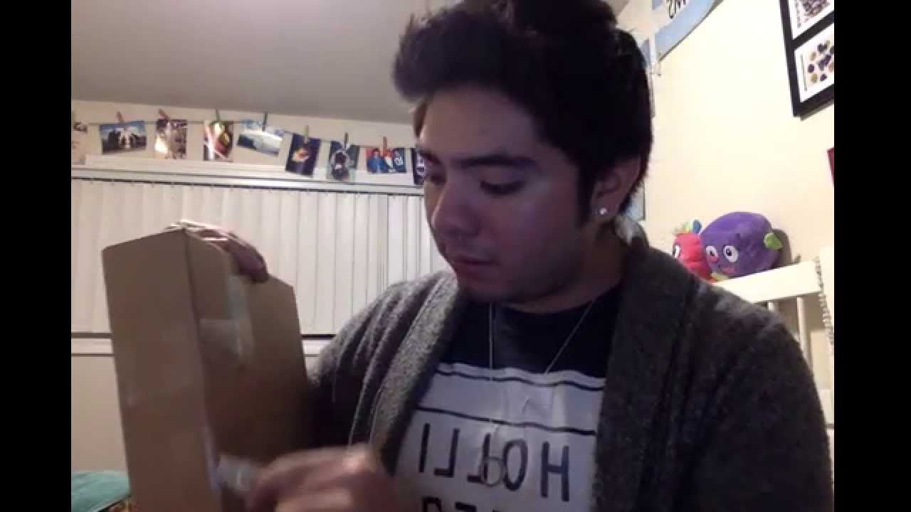 Louis Vuitton Illustre V Bag Charm in turquoise unboxing