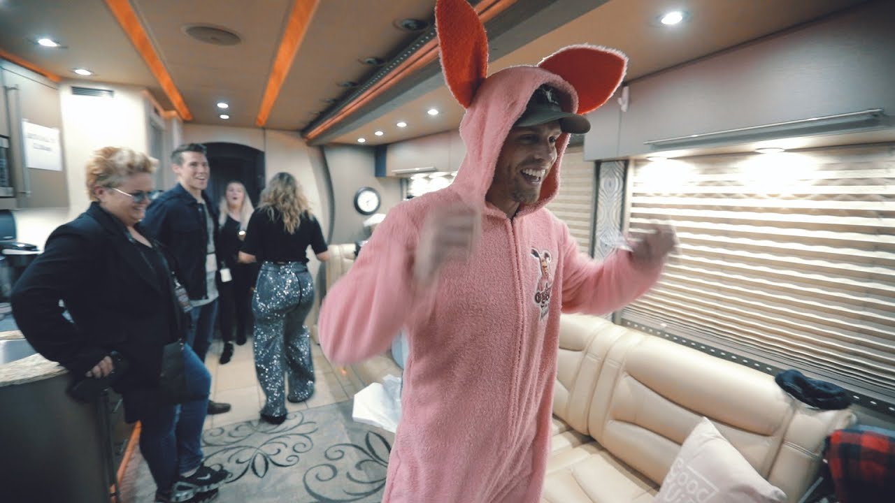 BEST GIFTS EVER from LA / END OF TOUR PART 2 | VLOG 53