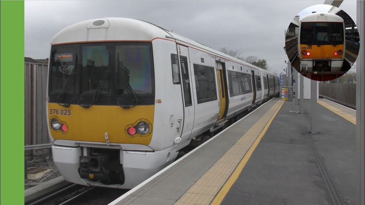 Trains at Abbey Wood