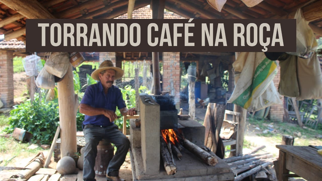 Torrando café na roça do João Nestor