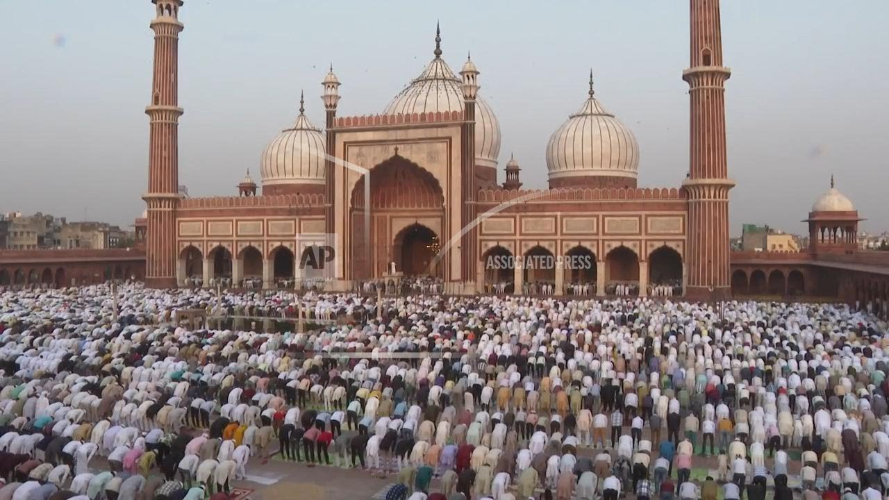 Muslims offer Eid al-Adah prayers at Jama Masjid mosque in New Delhi