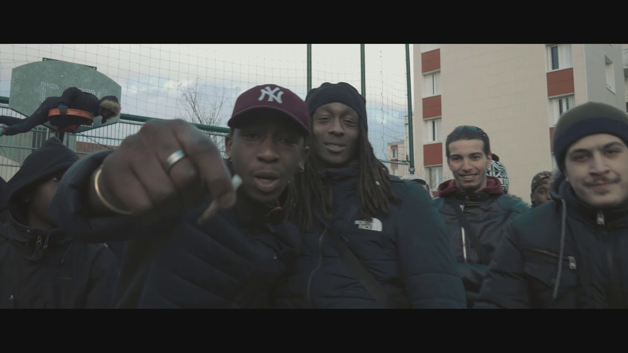 Kikoss-Bandjoul Ft Baniki - En bas c mort (Clip officiel)