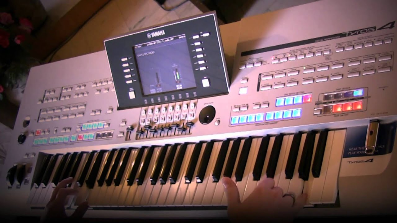 Yamaha Tyros 4 Demo by Robert Urbansky LIVE