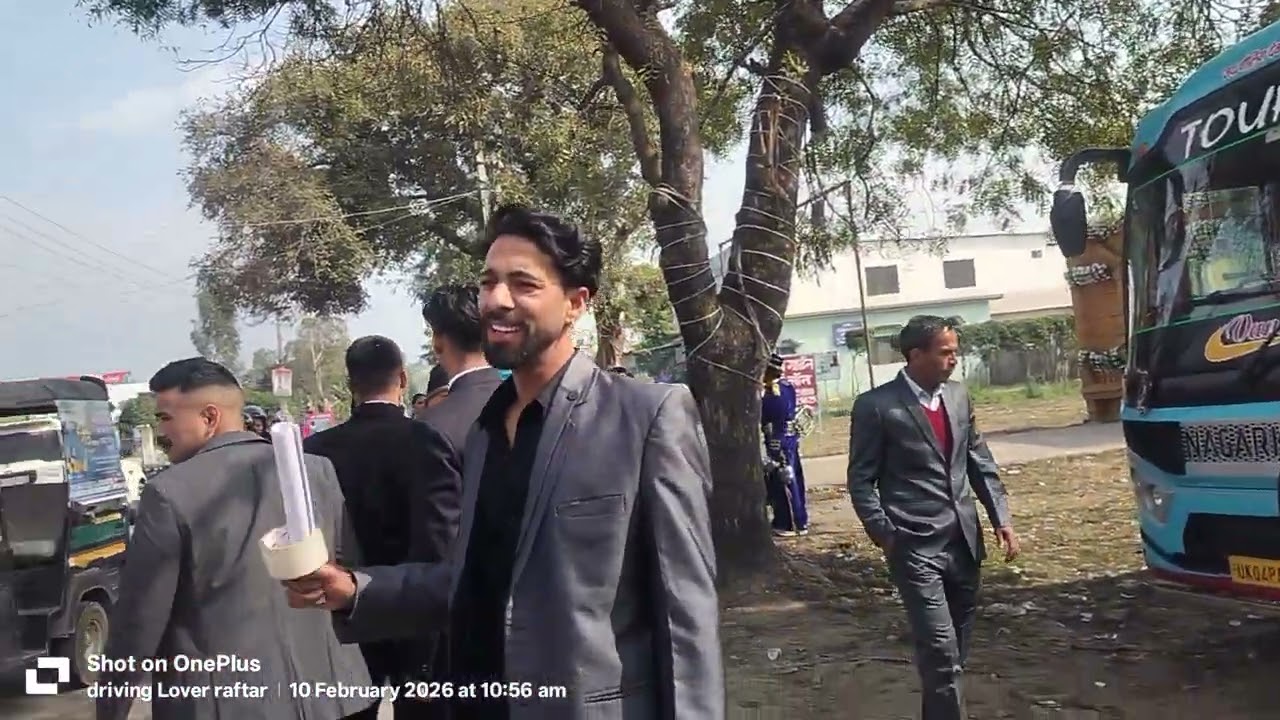 हल्द्वानी बारात में 👌