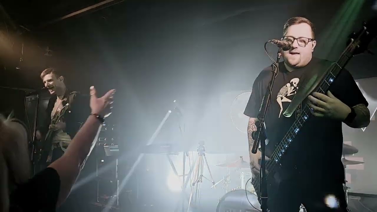 Uprising cover by Plug In Maybe at The Marrs Bar Worcester 14.2.26 