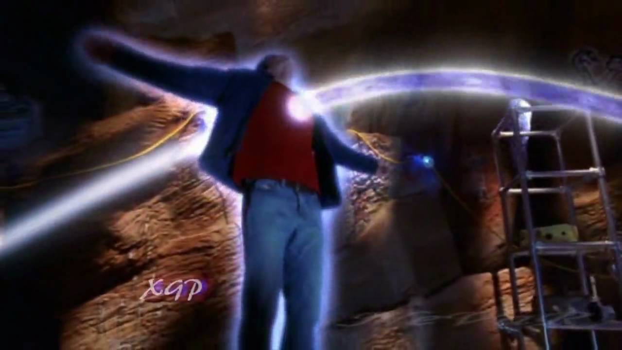 Tom Welling in Smalllville season 1-9 - Clark Kent  becoming Superman