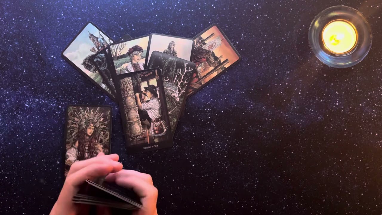 Таро для мужчин: кто постоянно о вас думает? ✨