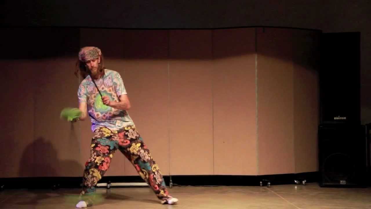 Lizzard performs Flower Sticks at the Spin Summit 2012