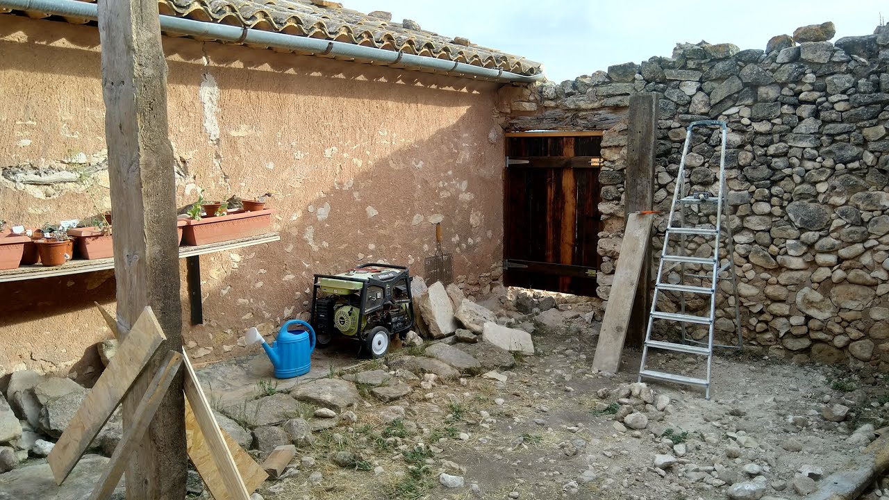 A year building an off grid life and home in southern Spain