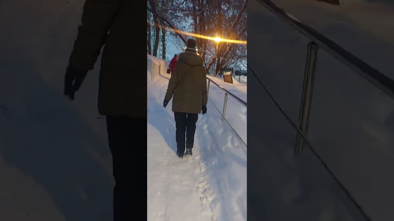 Прогулка по улице Трофимова и до метро Кожуховская. 