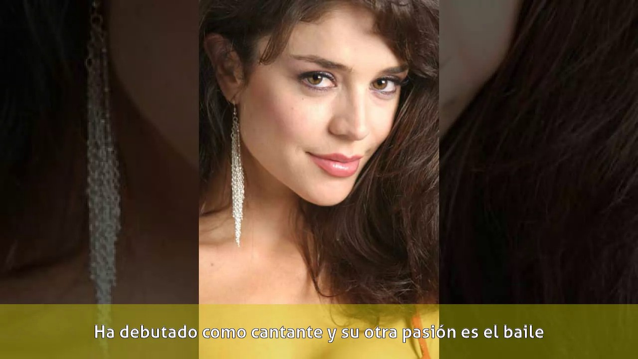 Flora Mart&iacute;nez - Biograf&iacute;a
