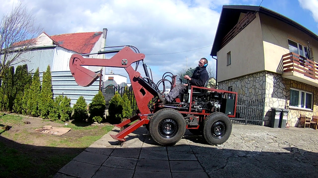 Mini koparka SAM -  dzikie ujeżdzanie z driftem przy delikatnym teście ramienia
