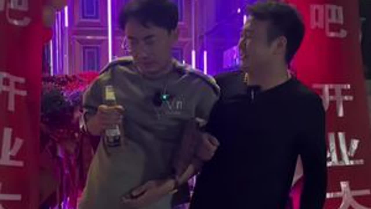 阿舅又开心了！@甘肃壹号金传媒有限公司 #兰州兰州 #兰州方言搞笑