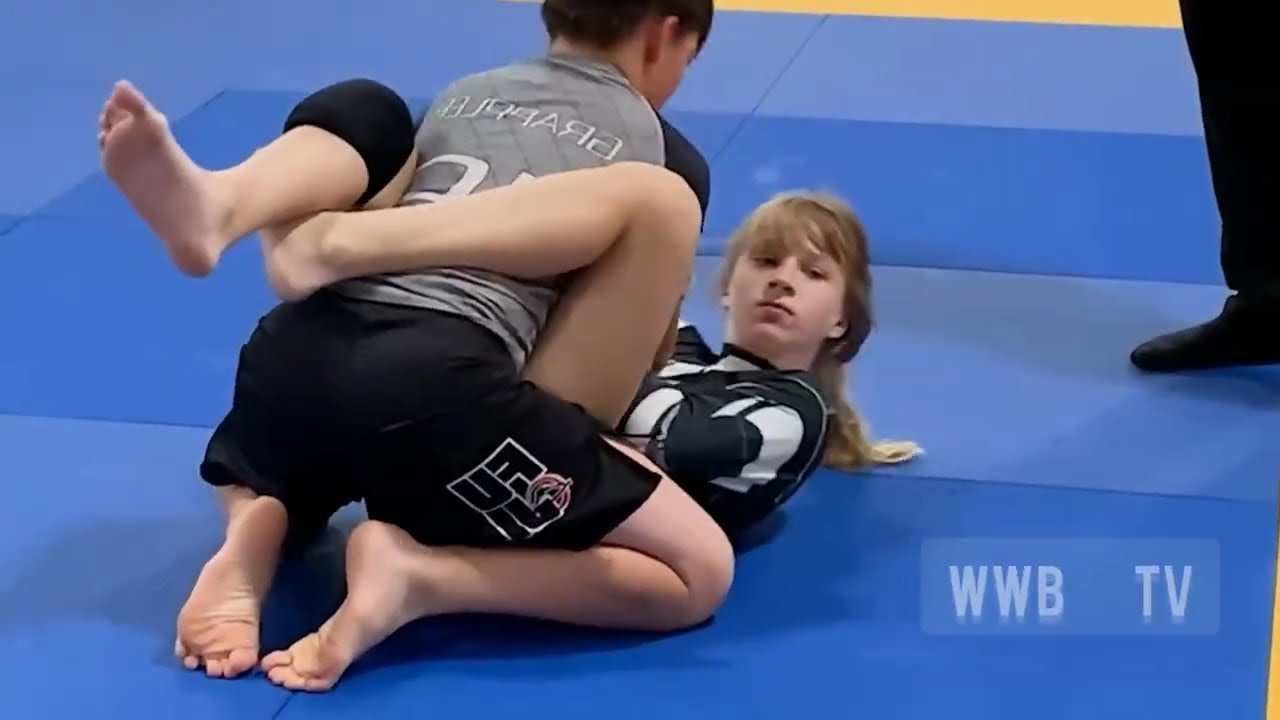 USA girls and boys fighting video in usa 2026