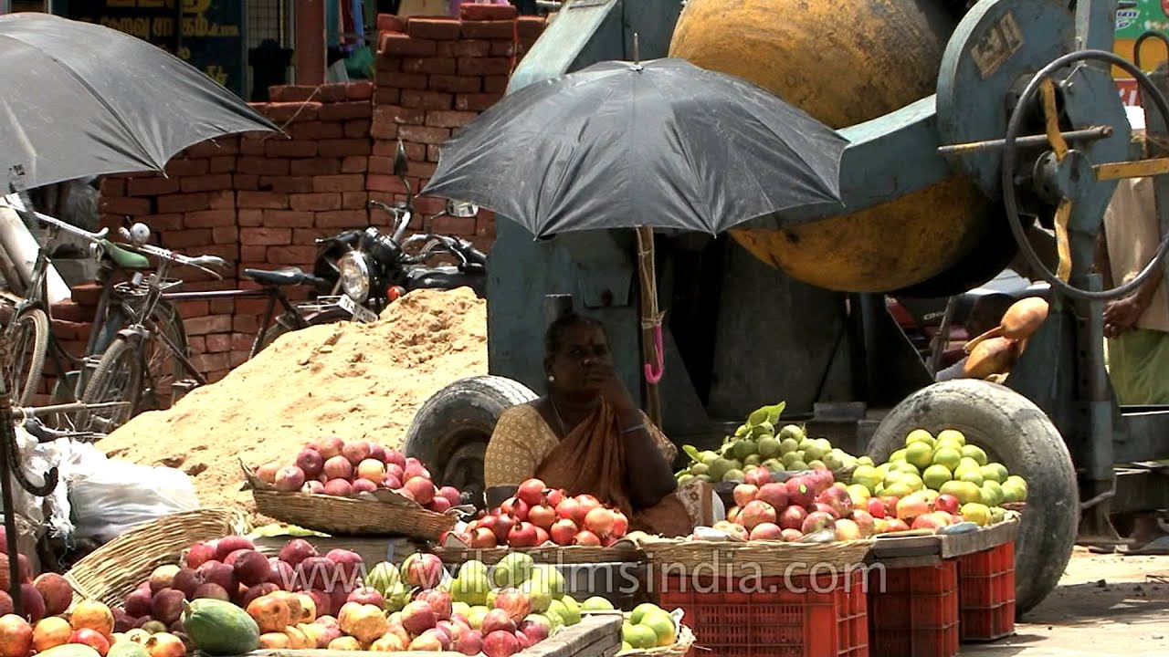 Fruit vendor in Chennai