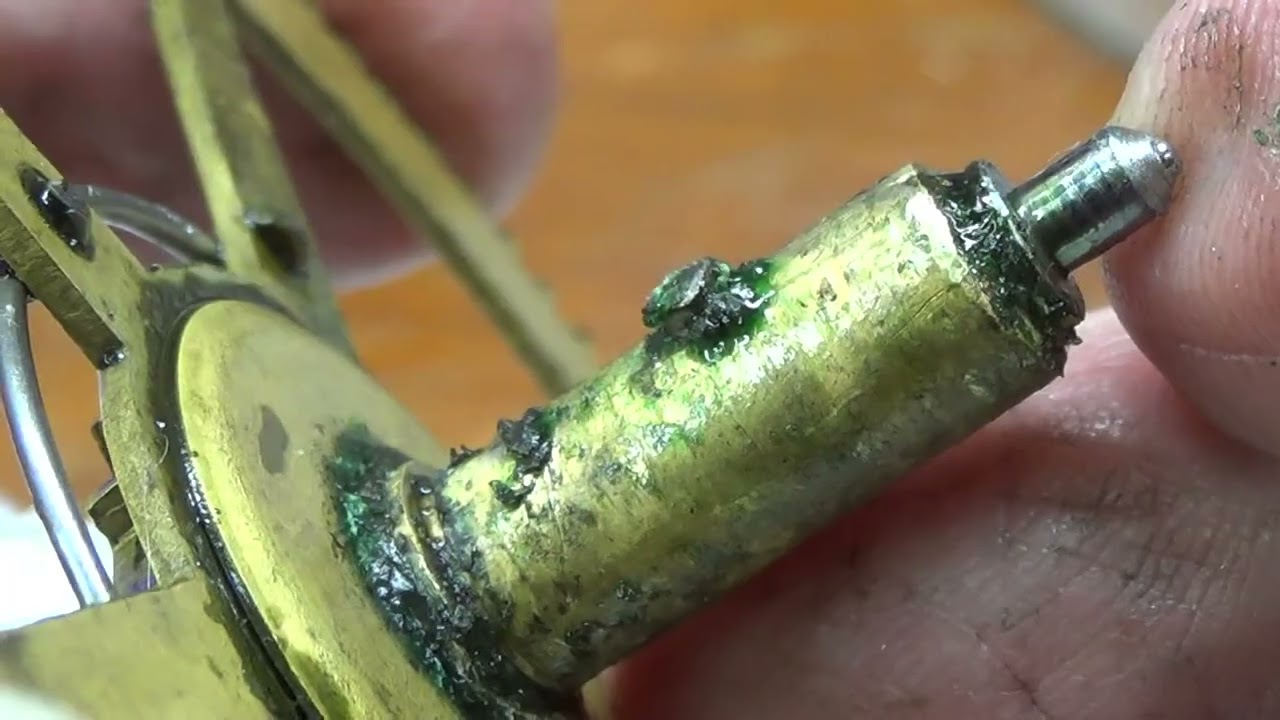 Restoring a New Haven Drop Octagon Clock for Tom