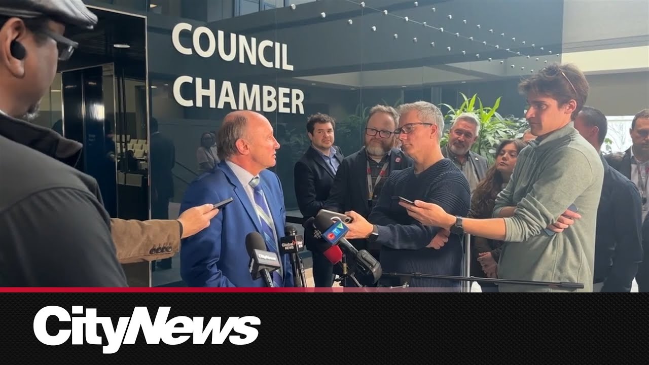 &lsquo;I have no idea what they&rsquo;re investigating,&rsquo; Calgary city councillor has phones seized by RCMP